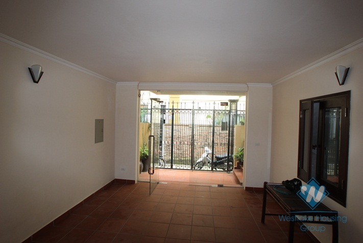 House for rent with 4 bedrooms and 4 bathrooms in Westlake, Tay Ho District, Ha Noi